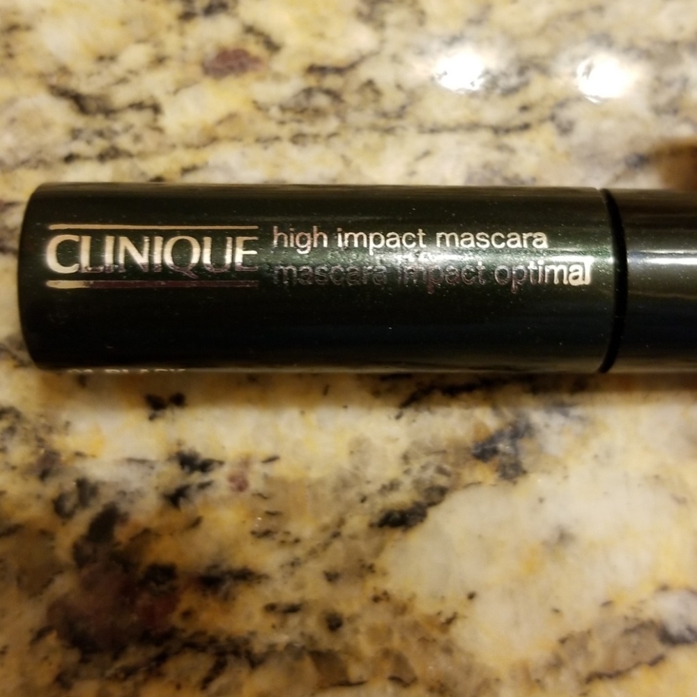 Never been used! Clinique High Impact mascara blk